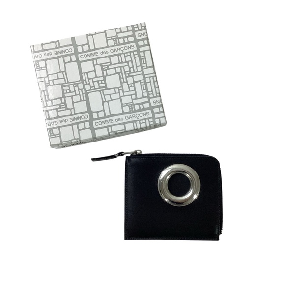 COMME DES GARCONS Black Eyelet Half Zip Wallet Grommet Card Case Metal Detail